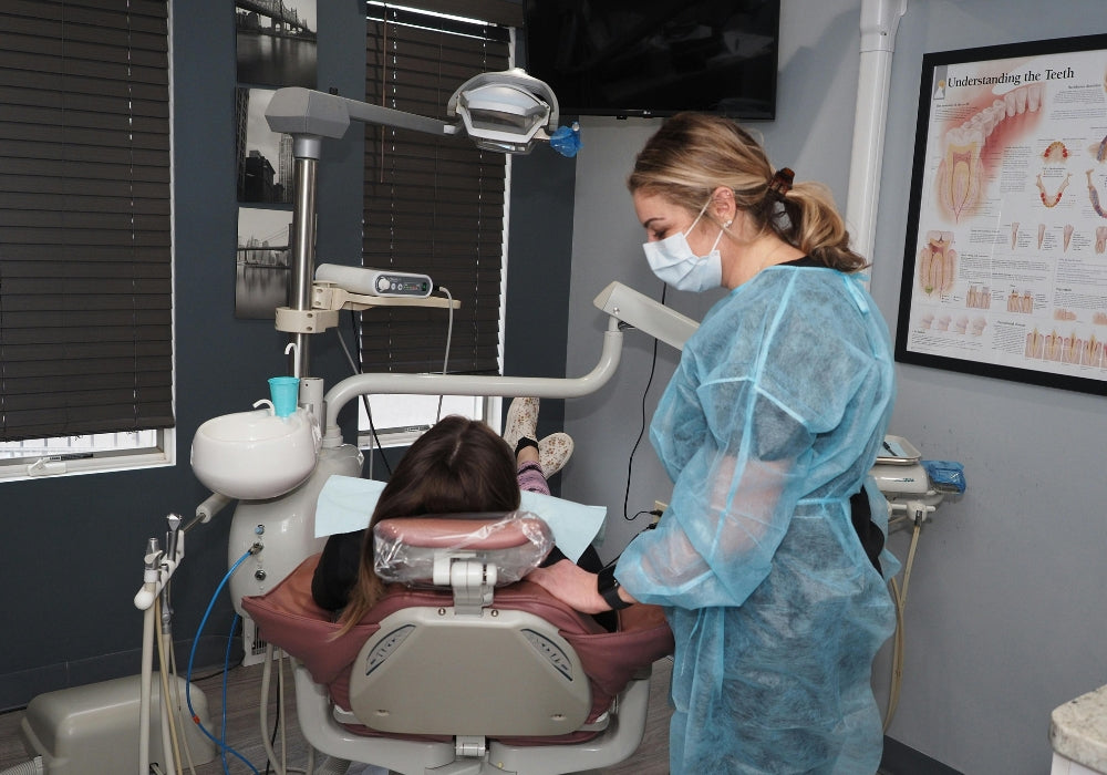 The Beginner’s Guide to Choosing Surgical & Dental Loupes: What Every Student Should Know