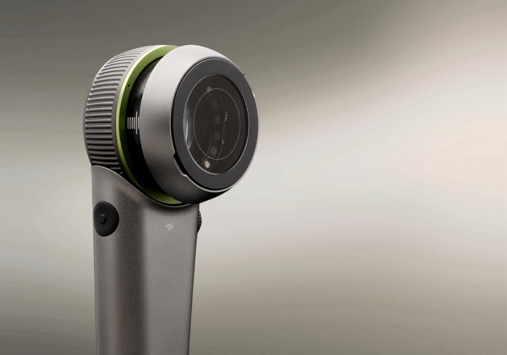 ids 9100 dermatoscope on ombre background