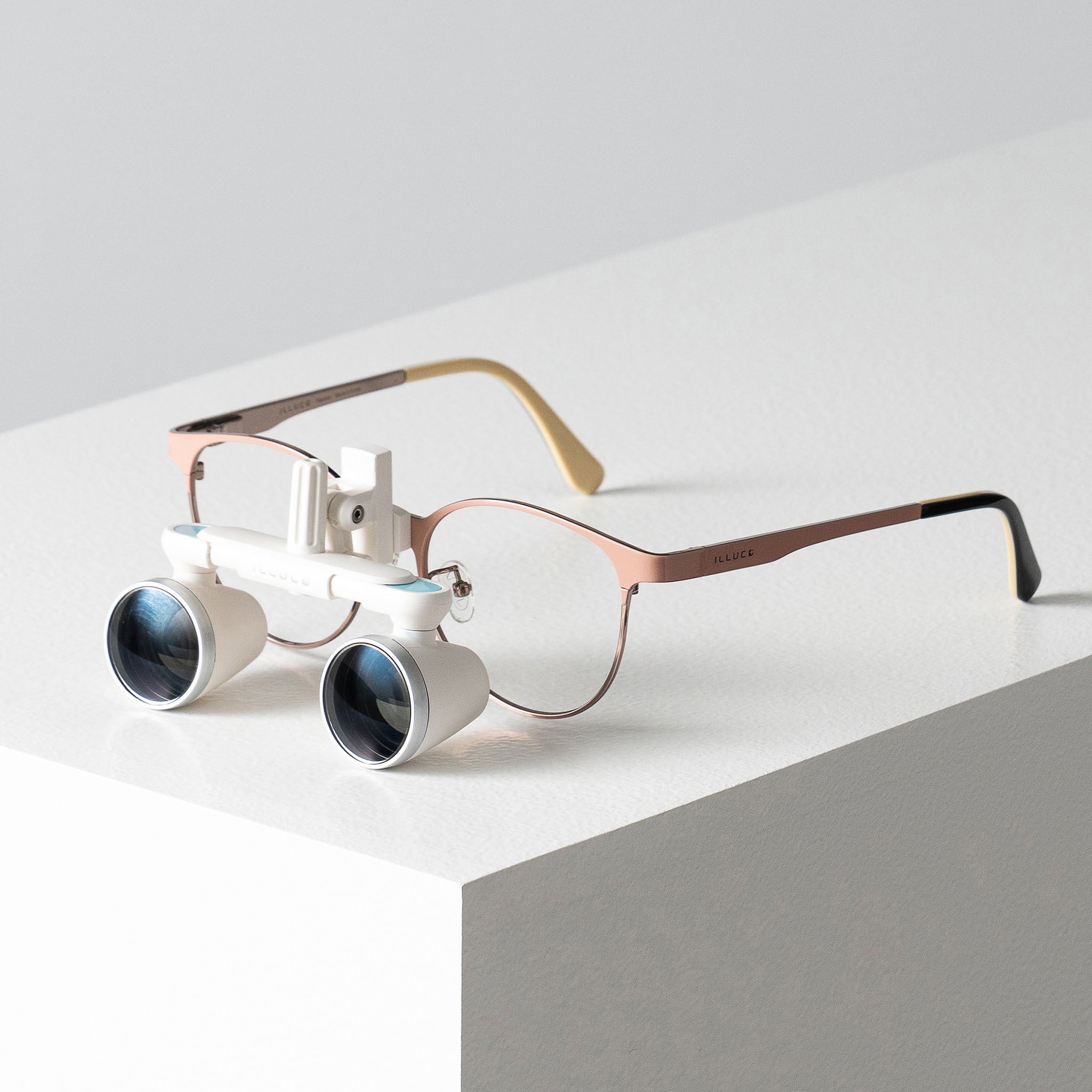 Loupes galiléennes rabattables ILLUCO