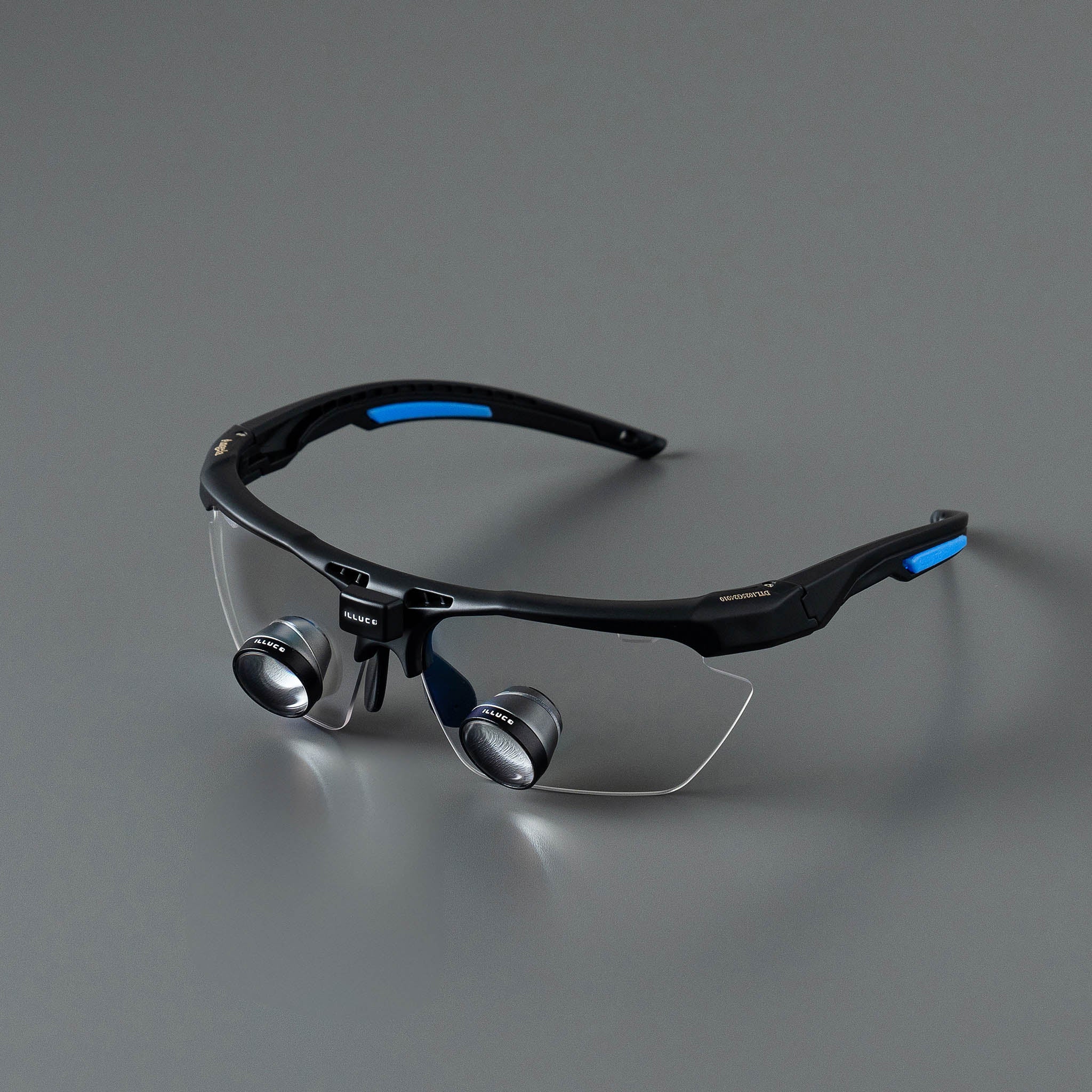 illuco TTL Galilean 2.5 loupe with sports goggle