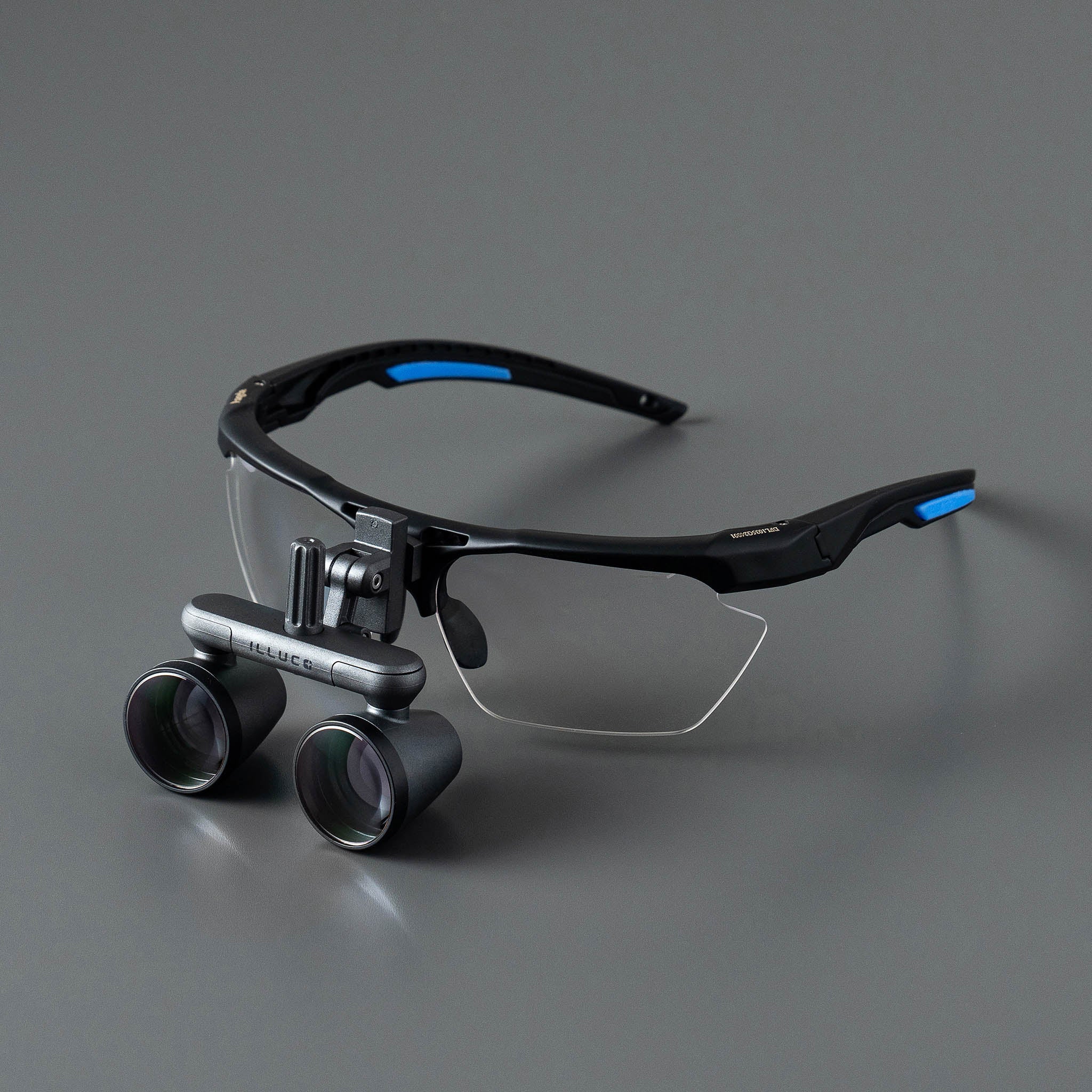 illuco flip up loupes with sports goggle