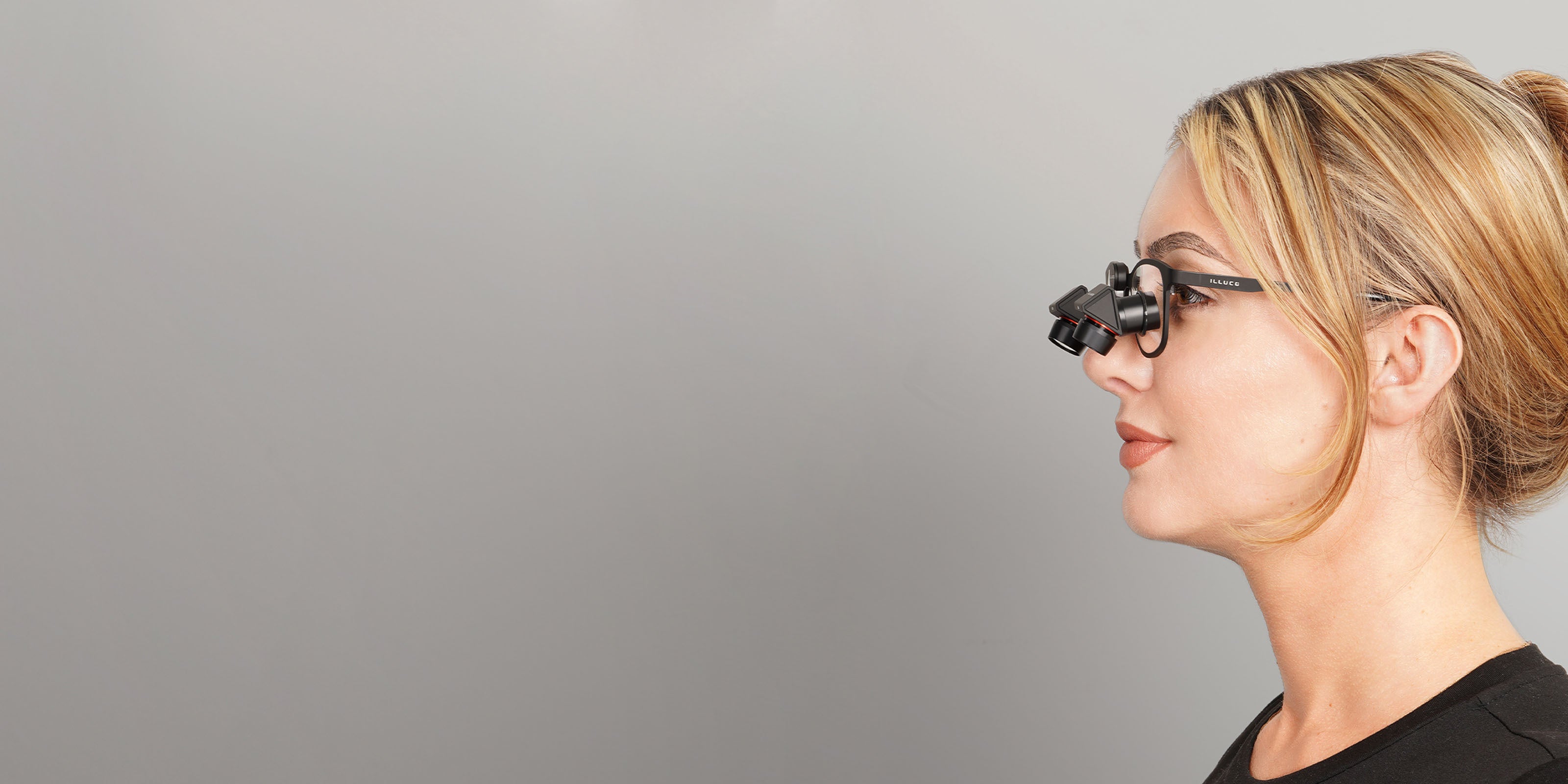 surgeon man with loupes and headlight