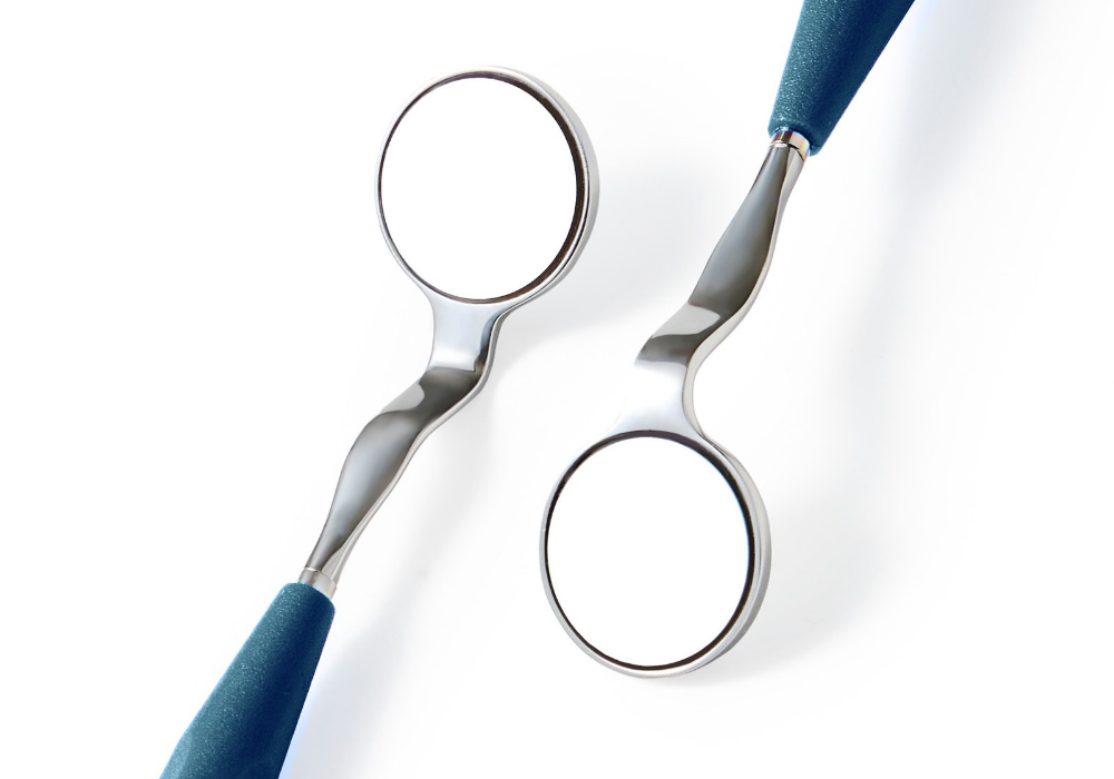 Meet the ILLUCO Double-Sided Dental Mirror