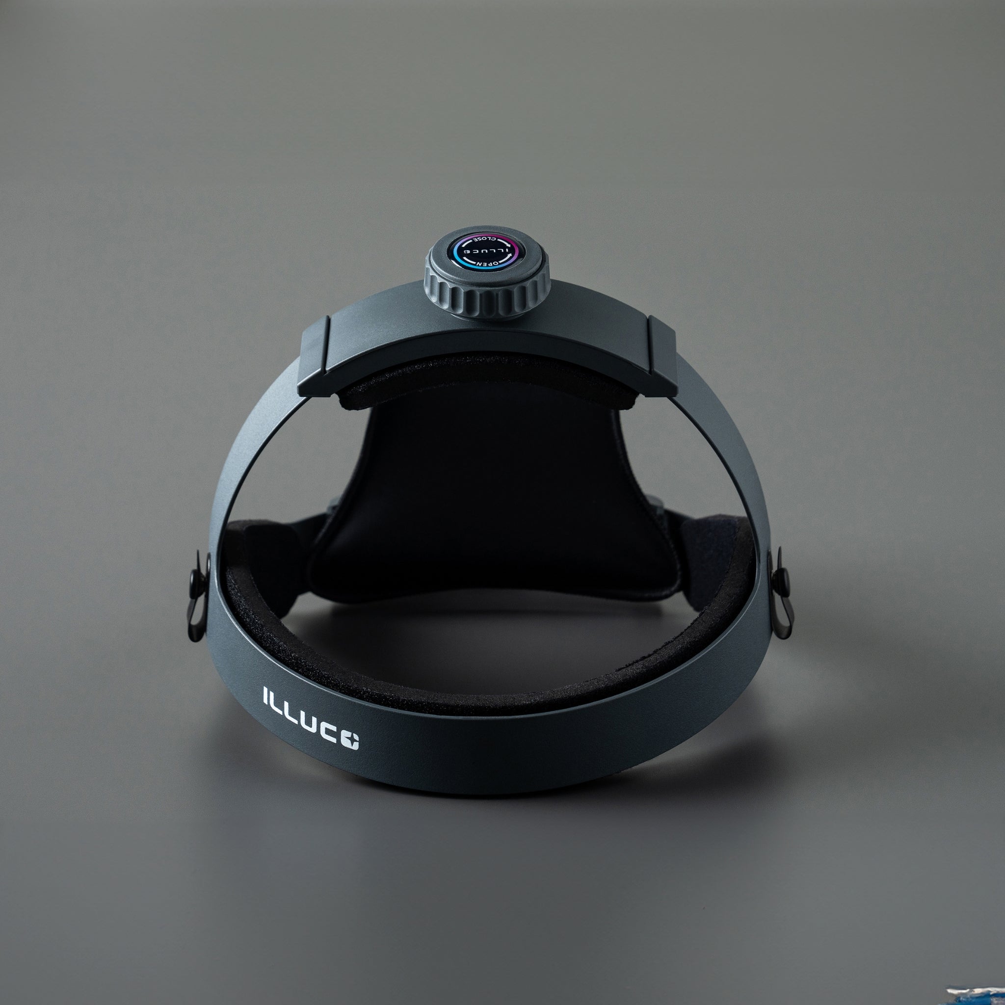 illuco head back front view